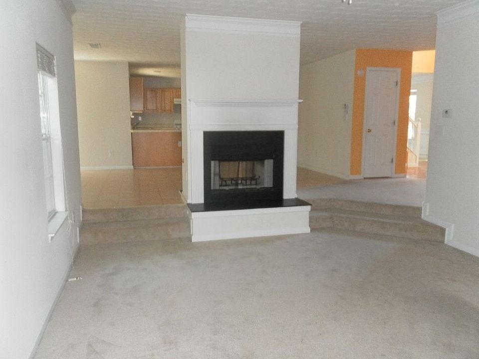 2nd image of 100 Spring Lake Ter