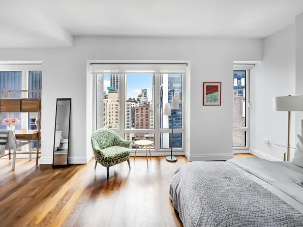 33 West 56th Street PHD image 2 of 7