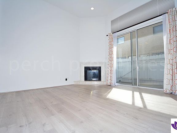 3rd image of 17738 Superior St Unit 13