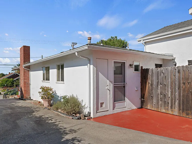 2120 State St — Photo 20