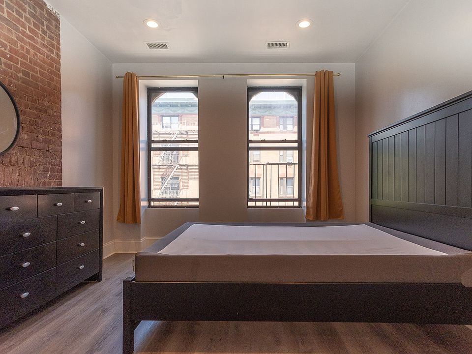 1st image of 340 Manhattan Ave APT 5S