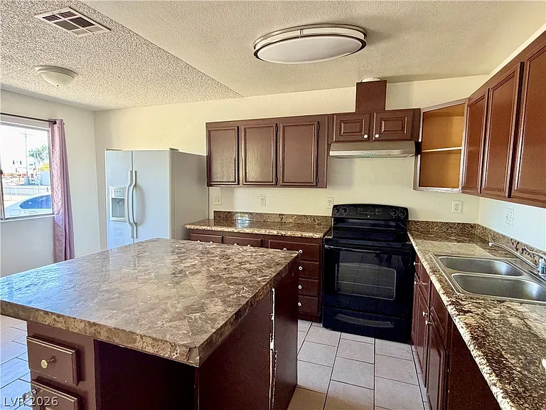 3717 Lillis Ave #B — Photo 4