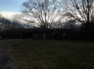 Gibson Rd, Trenton, TN 38382