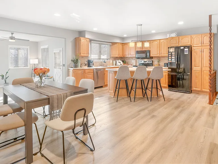 Dining Room/Kitchen