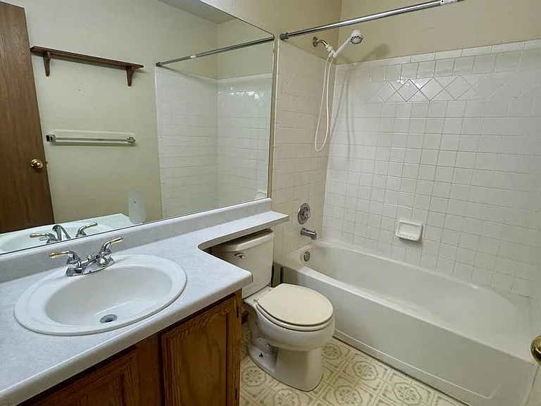 1125 Lindstrom Dr — Photo 18