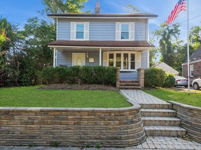 34 Saint Marks Place, Roslyn Heights, NY, 11577