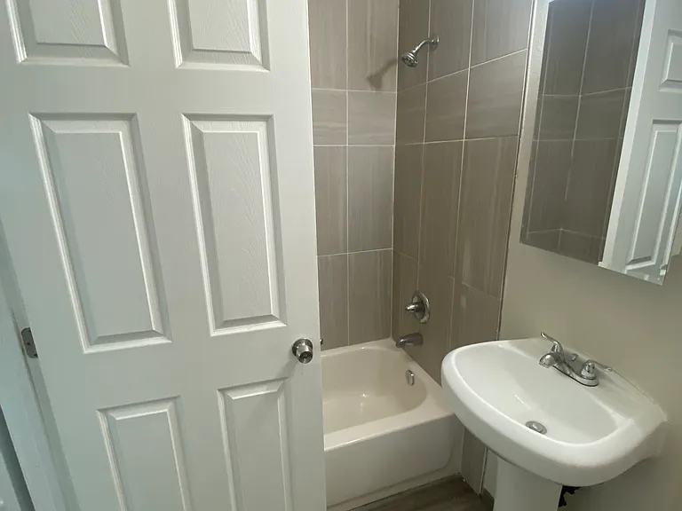 971 W Main St #D — Photo 6