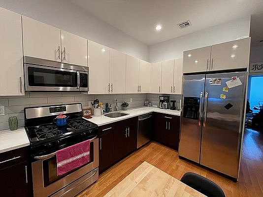 3rd image of 338 22nd St
