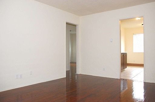 2nd image of 820 SE 190th Ave APT 212