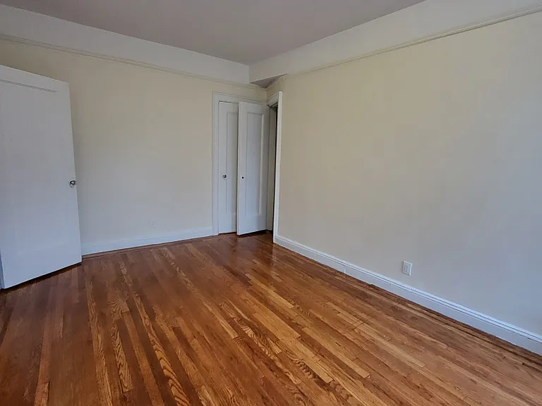 147-10 84th Rd #5D — Photo 1