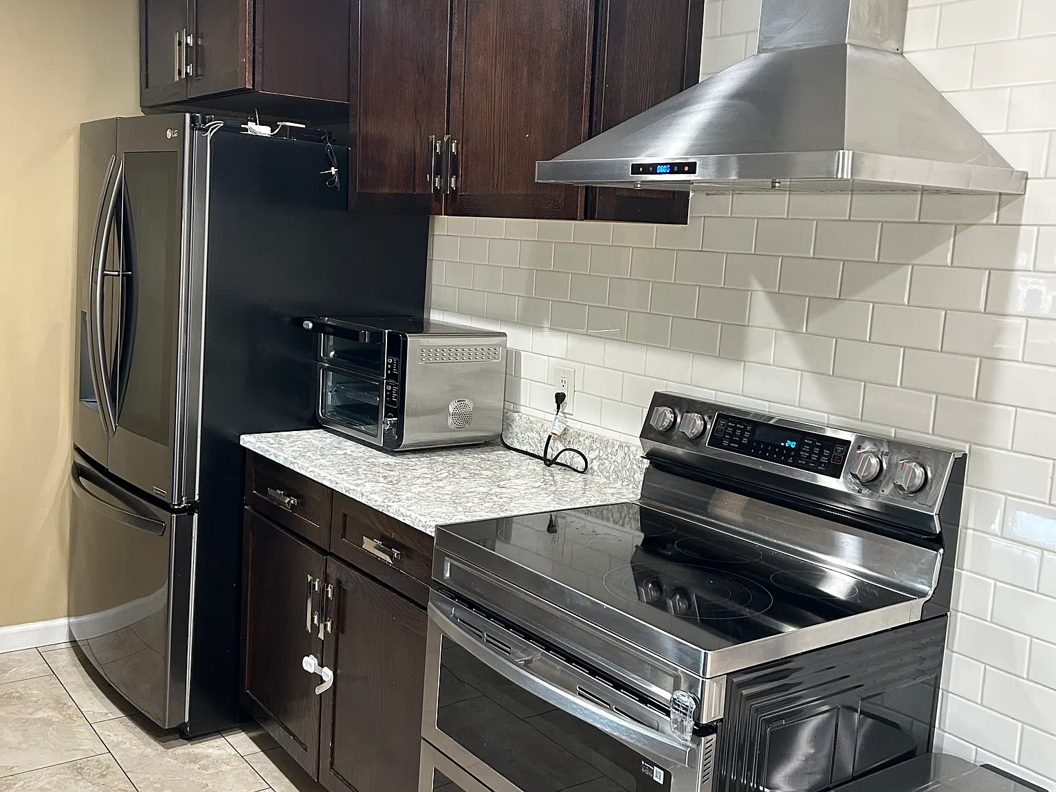 5 bed, 1060 sqft, $3,100 — Photo 4