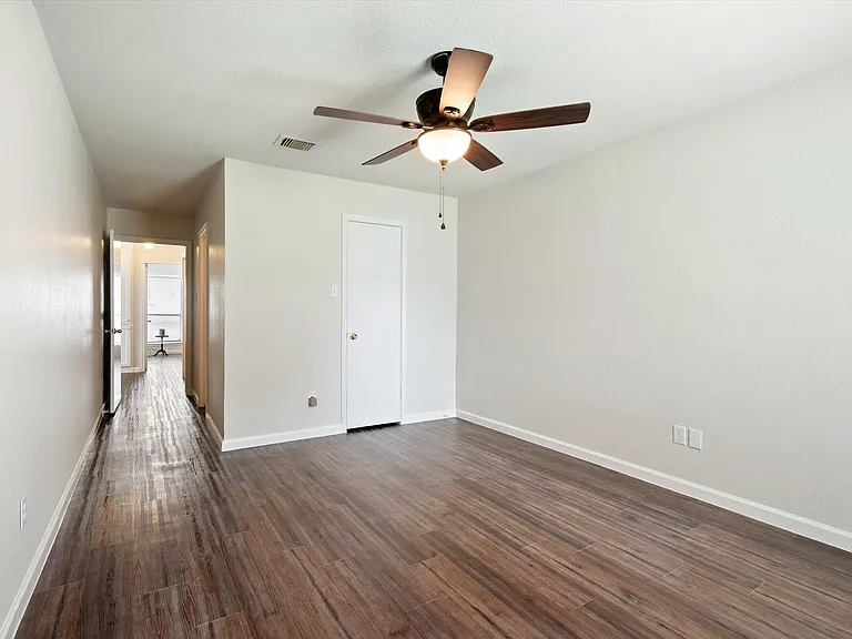 5718 Cancun Dr — Photo 15