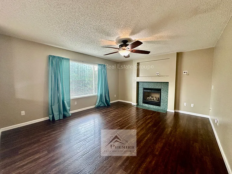 4394 Gunbarrel Dr — Photo 4