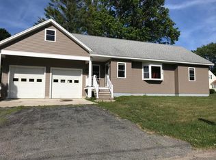 130 Tamarack Ave, Lee, MA 01238