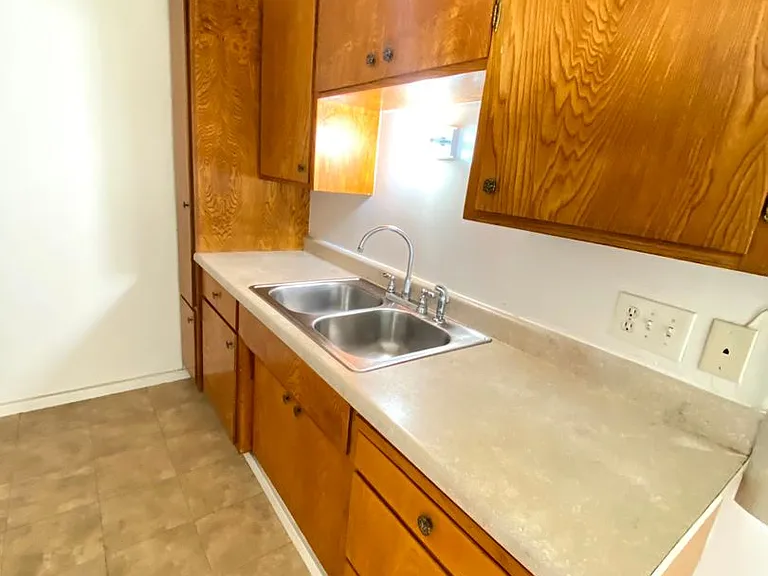 755 Templeton Ave — Photo 4