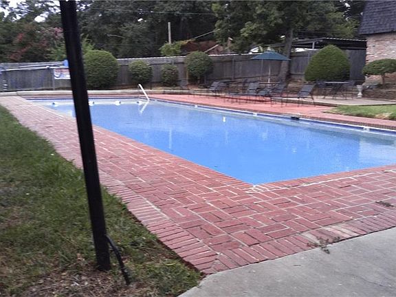 3rd image of 3820 Fairfield Ave Unit 92