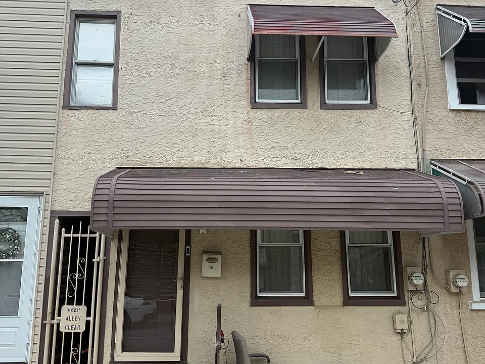 18 W 3rd St