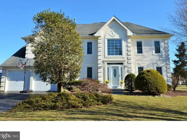25 Kinglet Dr N, Cranbury, NJ 08512