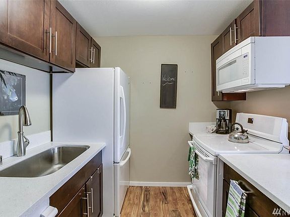 3rd image of 12423 NE 131st Ct APT E204