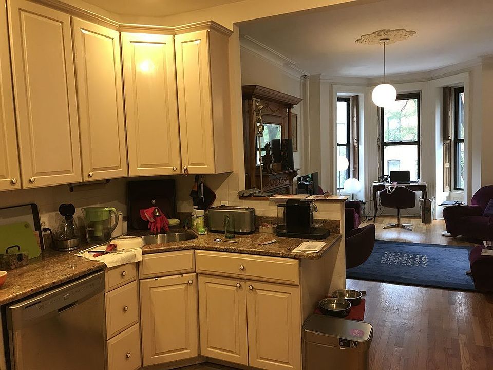 1st image of 414 7th St APT 2