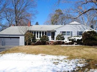 7 Pine Dr, Nesconset, NY 11767