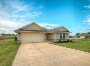 1940 Eli Ave, Tuttle, OK 73089