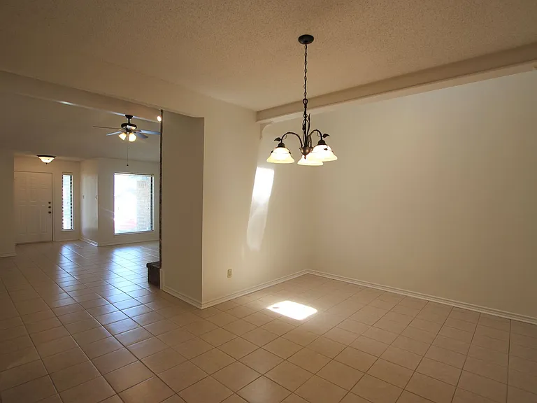 5839 Creekside Cir — Photo 10