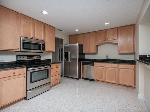 3rd image of 1365 W Hartley Cir