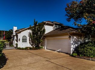 1409 W Lakeshore Cir N, Huntsville, TX 77340