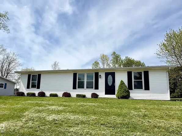 203 Pheasant Run Dr, Batesville, IN 47006