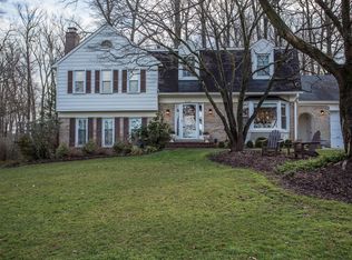 2205 Loch Lomond Dr, Vienna, VA 22181