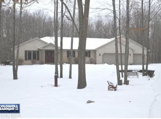 1894 Pinewood Trl, Suamico, WI 54173