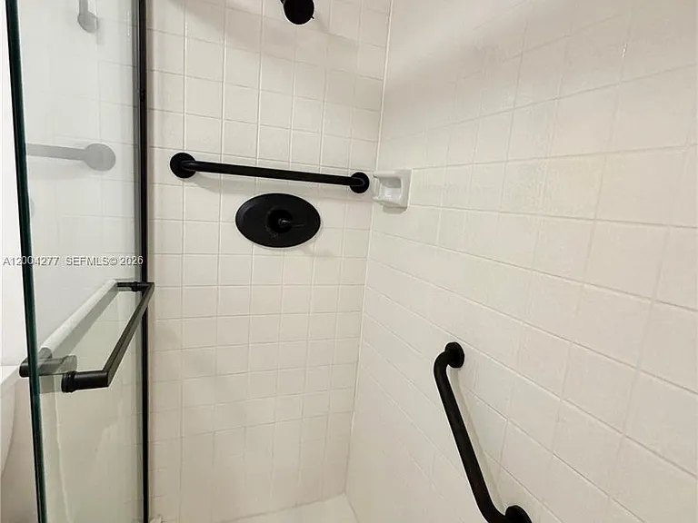 1203 Bahama Bnd #G1 — Photo 26