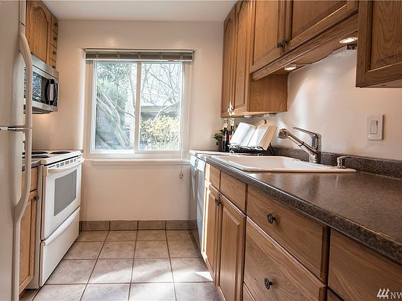 5th image of 4829 Terrace Dr NE #E4829