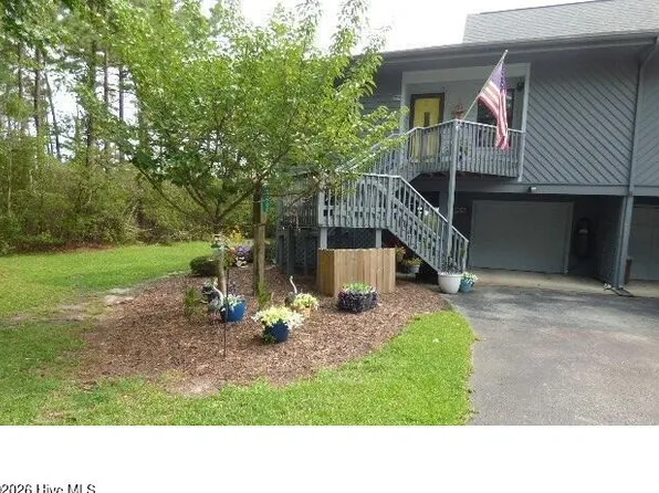 10082 Windward Drive, New Bern, NC 28560