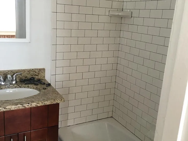 809 W Platt St #7 — Photo 6