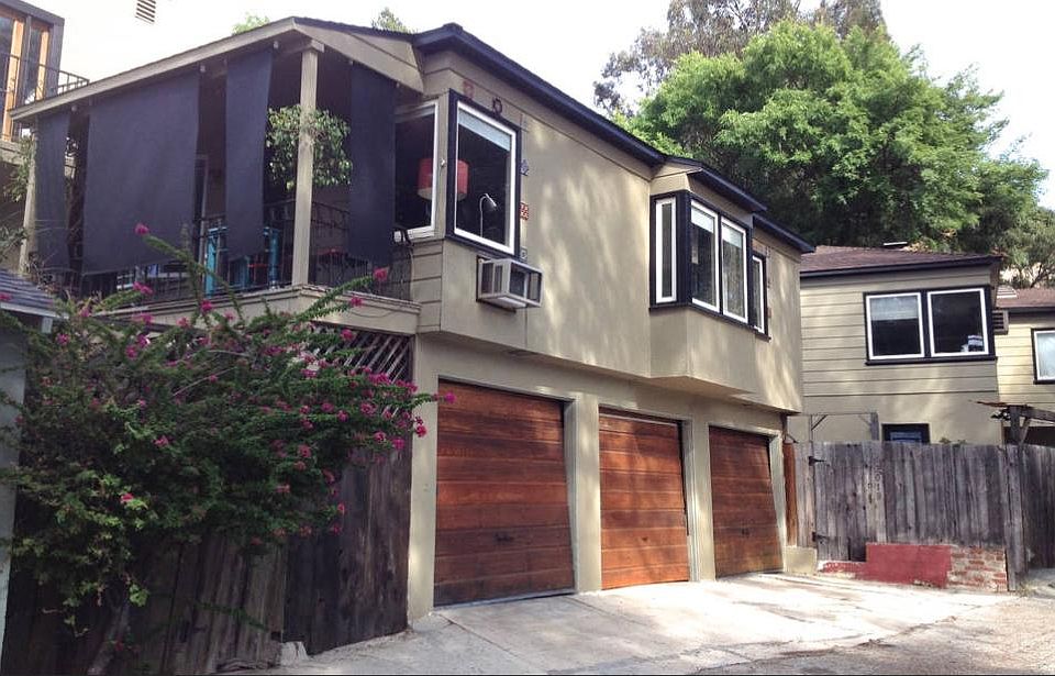 1st image of 3017 Hollycrest Dr