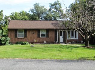 107 Skyview Ln, Lititz, PA 17543