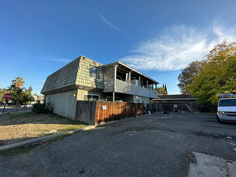 919 Bell St #C & D — Photo 18