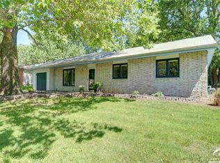1702 W 25th St, Lawrence, KS 66046