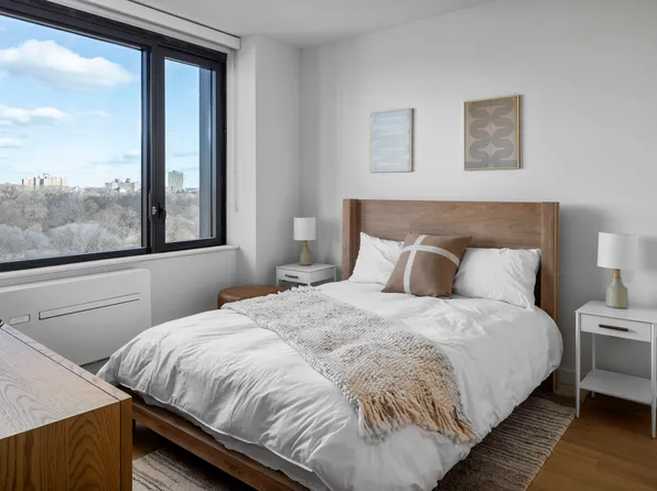 11 Ocean Parkway image 4 of 10