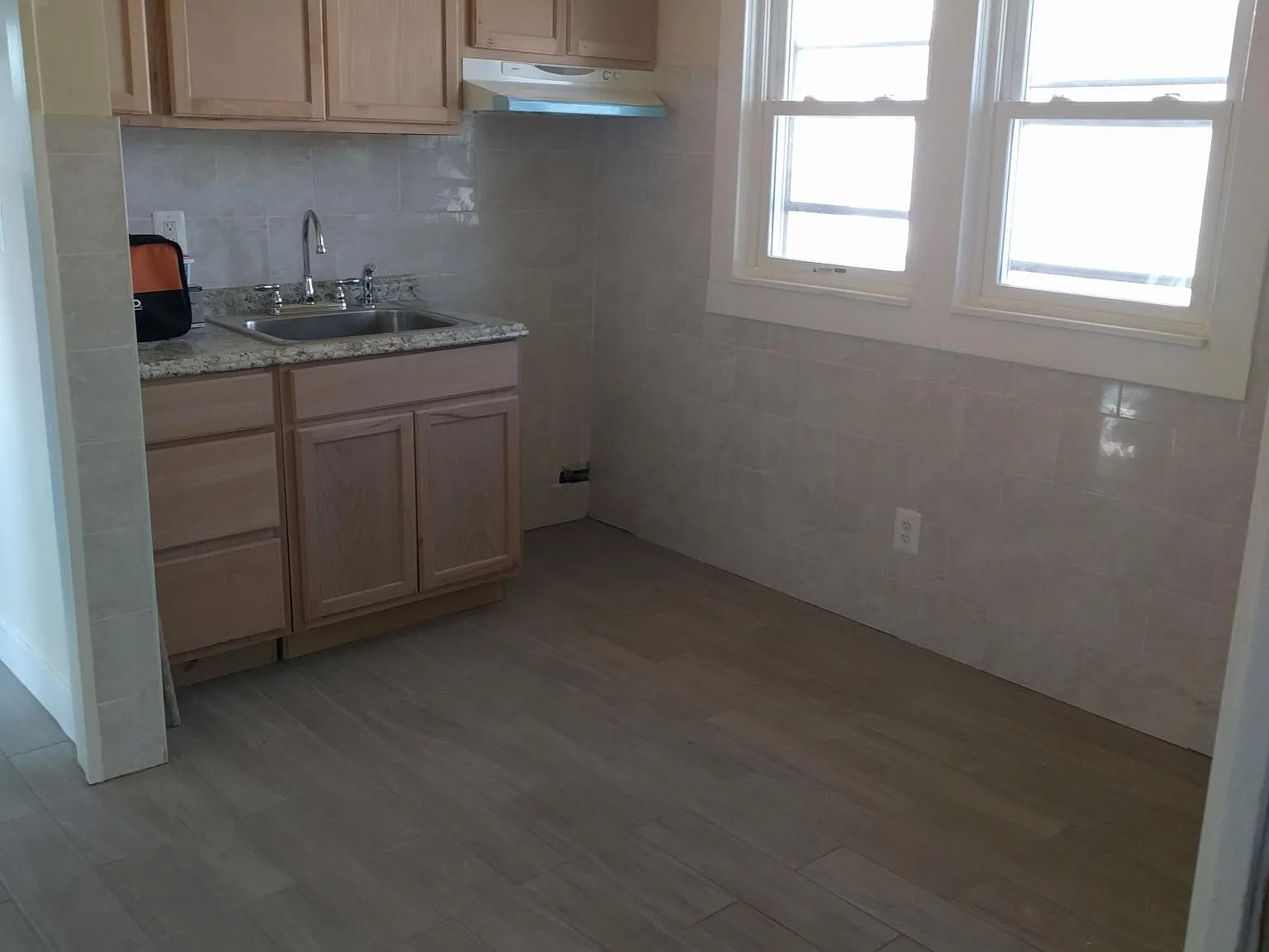 2 bed, $1,100 — Photo 4