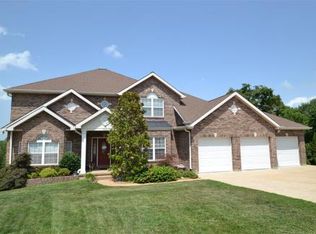 2404 Oakmont Ct, High Ridge, MO 63049