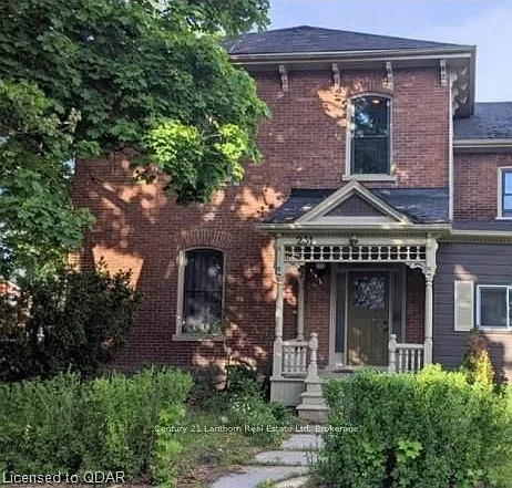 231 Albert St — Photo 1