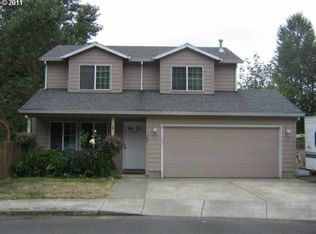 320 Edgewater Rd, Gladstone, OR 97027