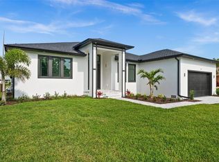 45 Bunker Ln, Rotonda West, FL 33947