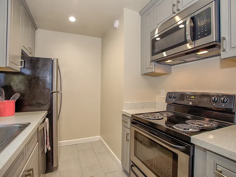Sunnyvale Terrace Apartments — Photo 35