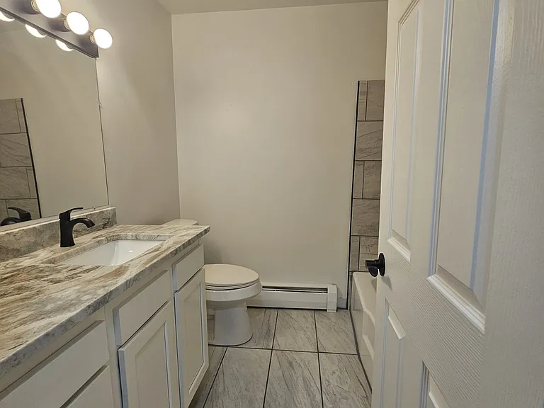 Royal Madison Apartments — Photo 6