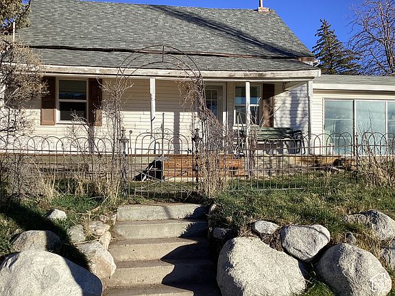 2nd image of 129 S Grant Ave