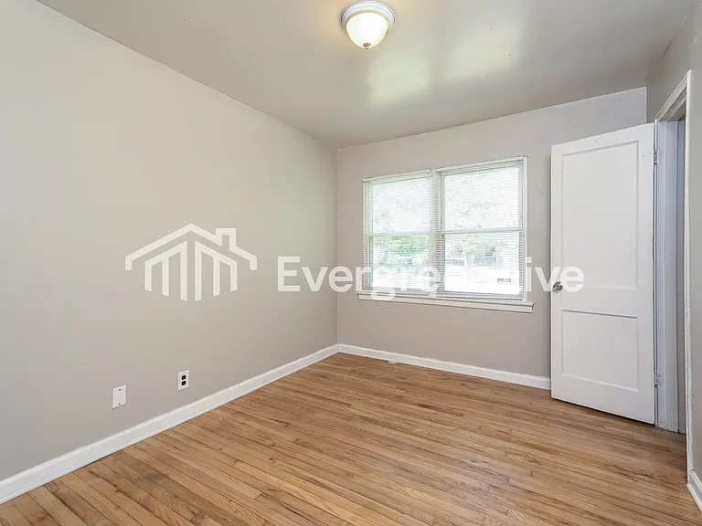 2935 Trent St — Photo 11